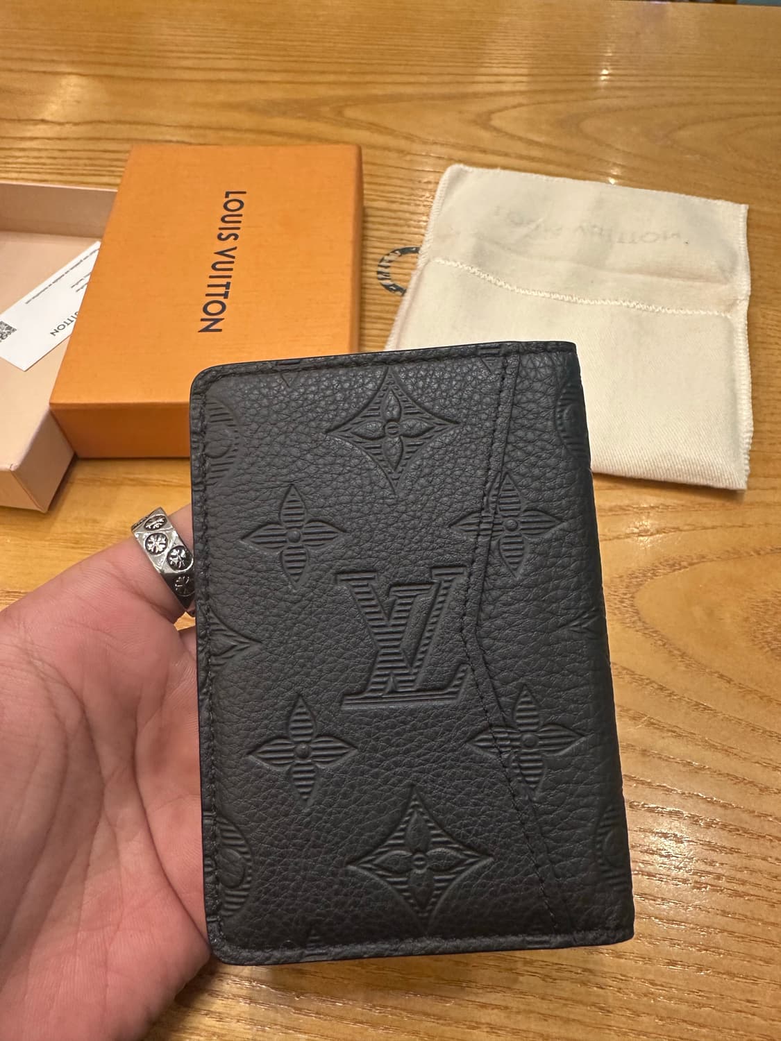 루이비통 쉐도우 오거나이저 지갑 팔아용 상품이미지3