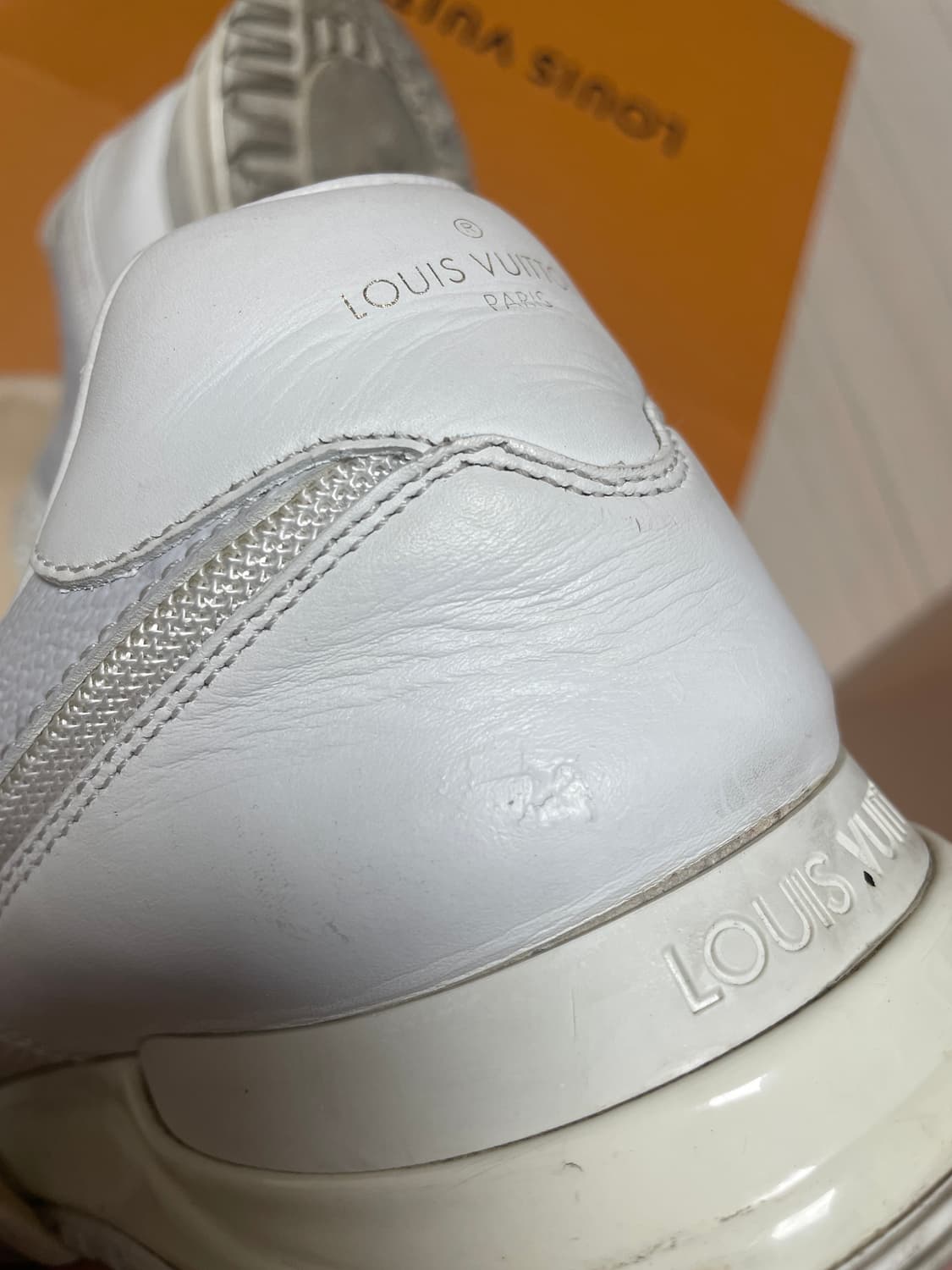 루이비통 런어웨이 스니커즈 275 상품이미지4