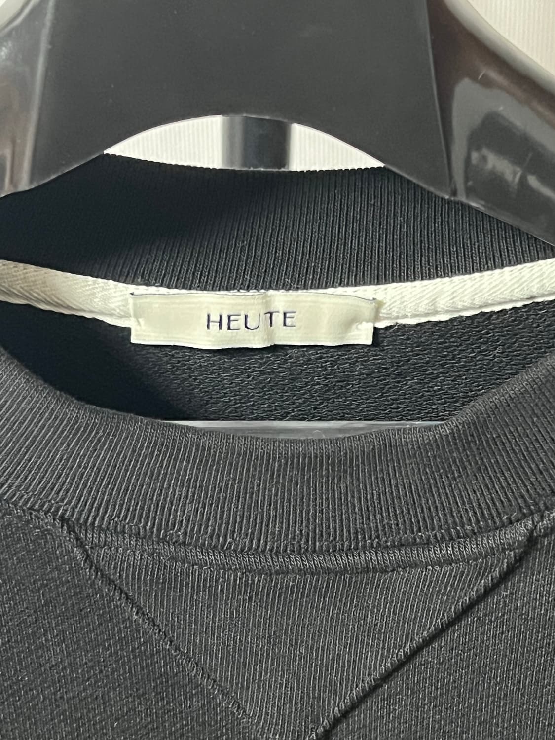 호이테 블랙 프린팅 맨투맨 판매 상품이미지4