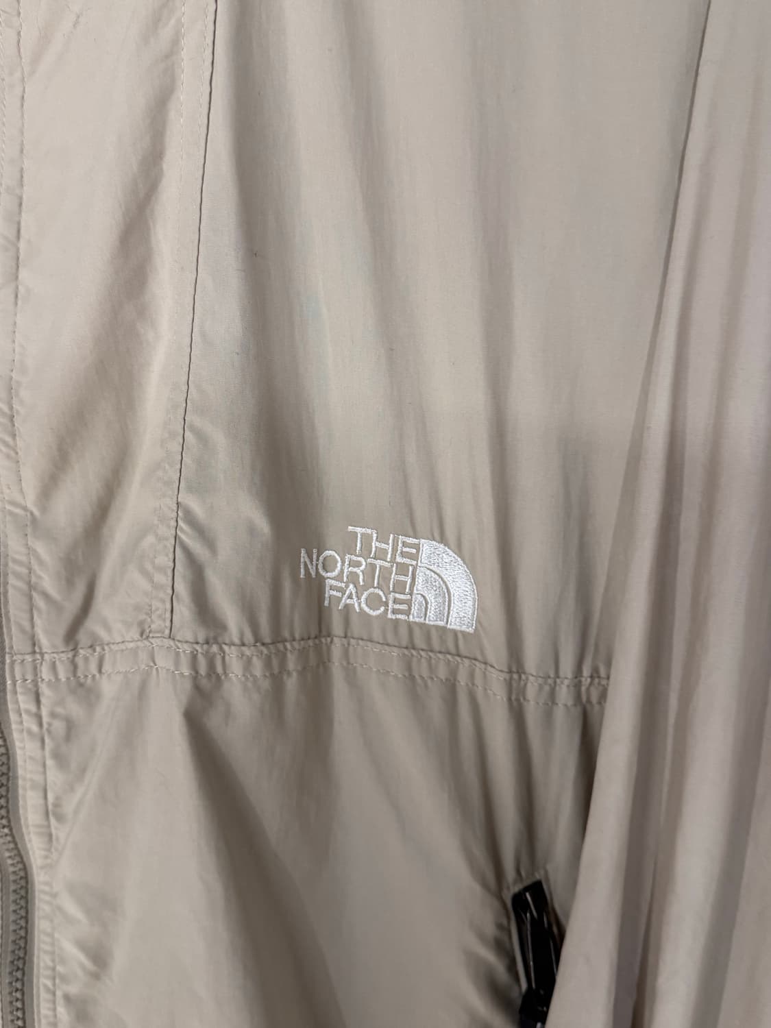 노스페이스 경량 컴팩트 바람막이  상품이미지3