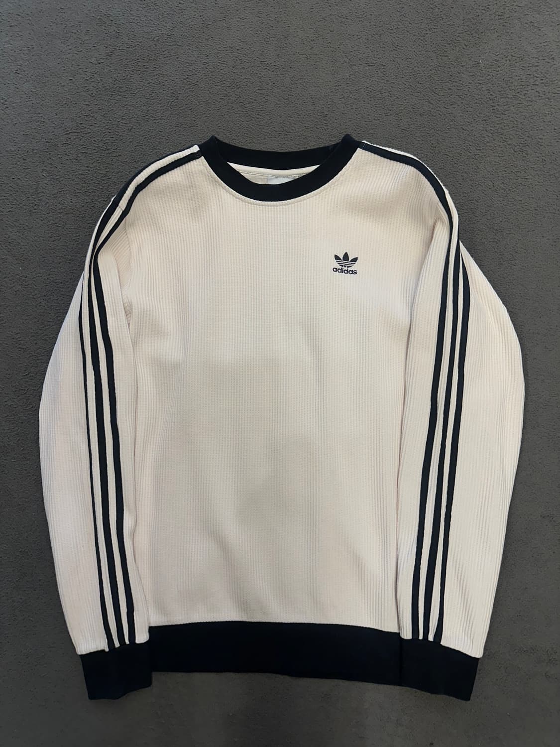 아디다스 아디컬러 클래식 와플 크루넥 처분  상품이미지1