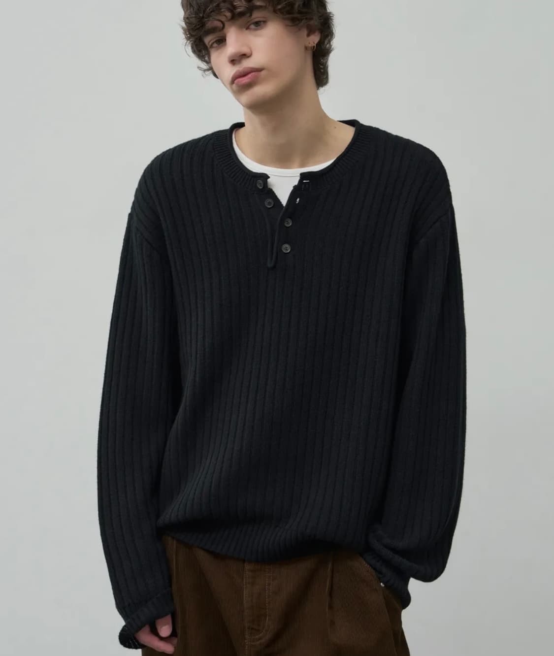 [새상품/M] 알리스 스트라이프 코튼 헨리넥 니트 상품이미지1