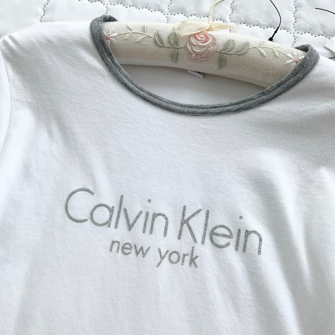 Calvin klein ♥ 캘빈클라인 글리터 로고 링거탑 상품이미지2