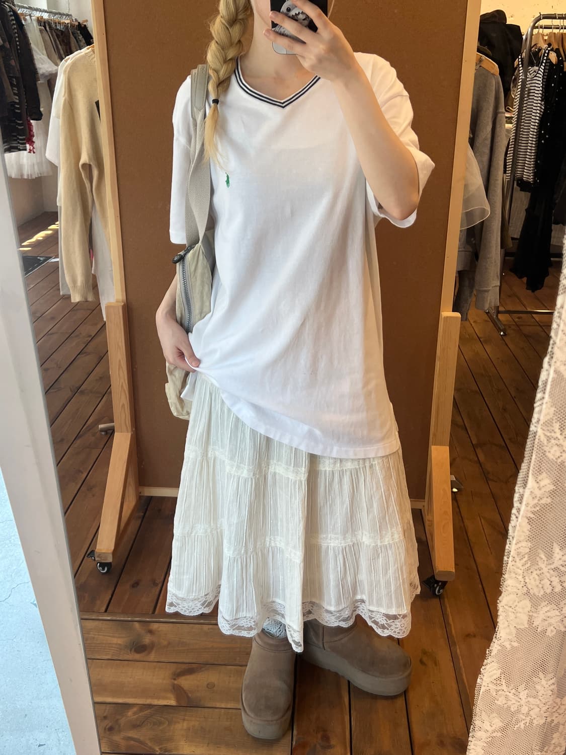 폴로 브이넥 화이트 반팔 상품이미지1