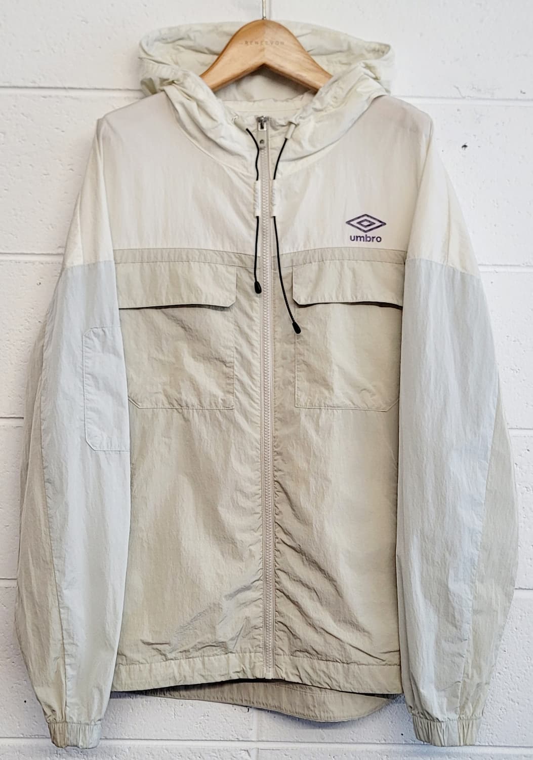 엄브로(umbro) 오버핏 우븐 플래시 후드 바람막이자켓(점퍼) 판매 상품이미지1