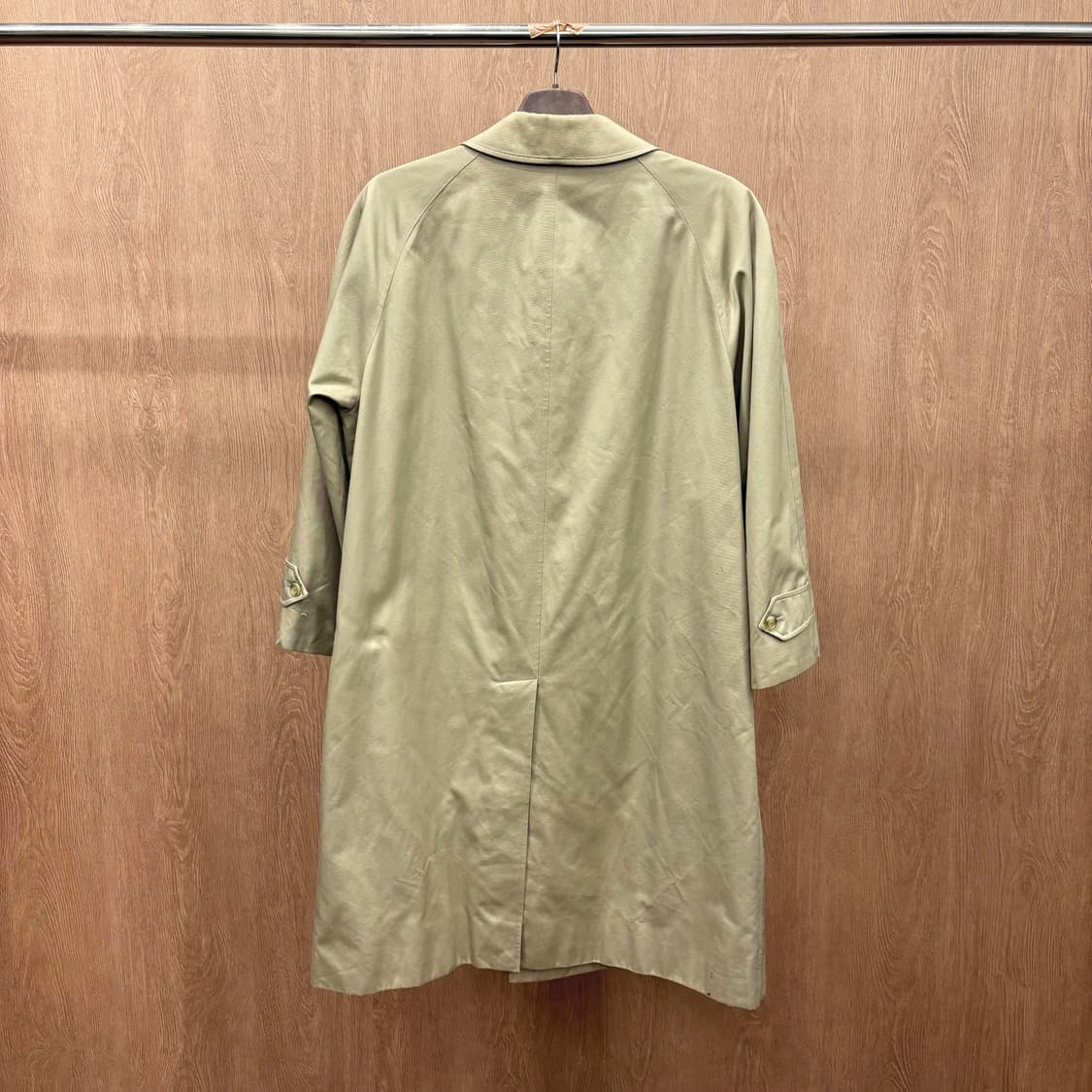 버버리 싱글 브레스티드 코트 노바 체크 안감 센터 벤트 디테일 베이지 상품이미지3