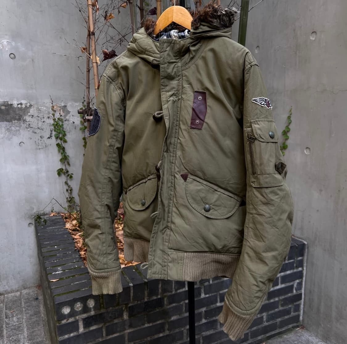 리바이스 카키 퍼 패딩 상품이미지1