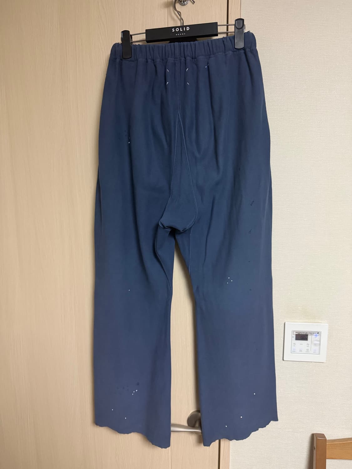 메종 마르지엘라 25ss 네이비 페인트 스플리터 스웨트 팬츠 상품이미지3