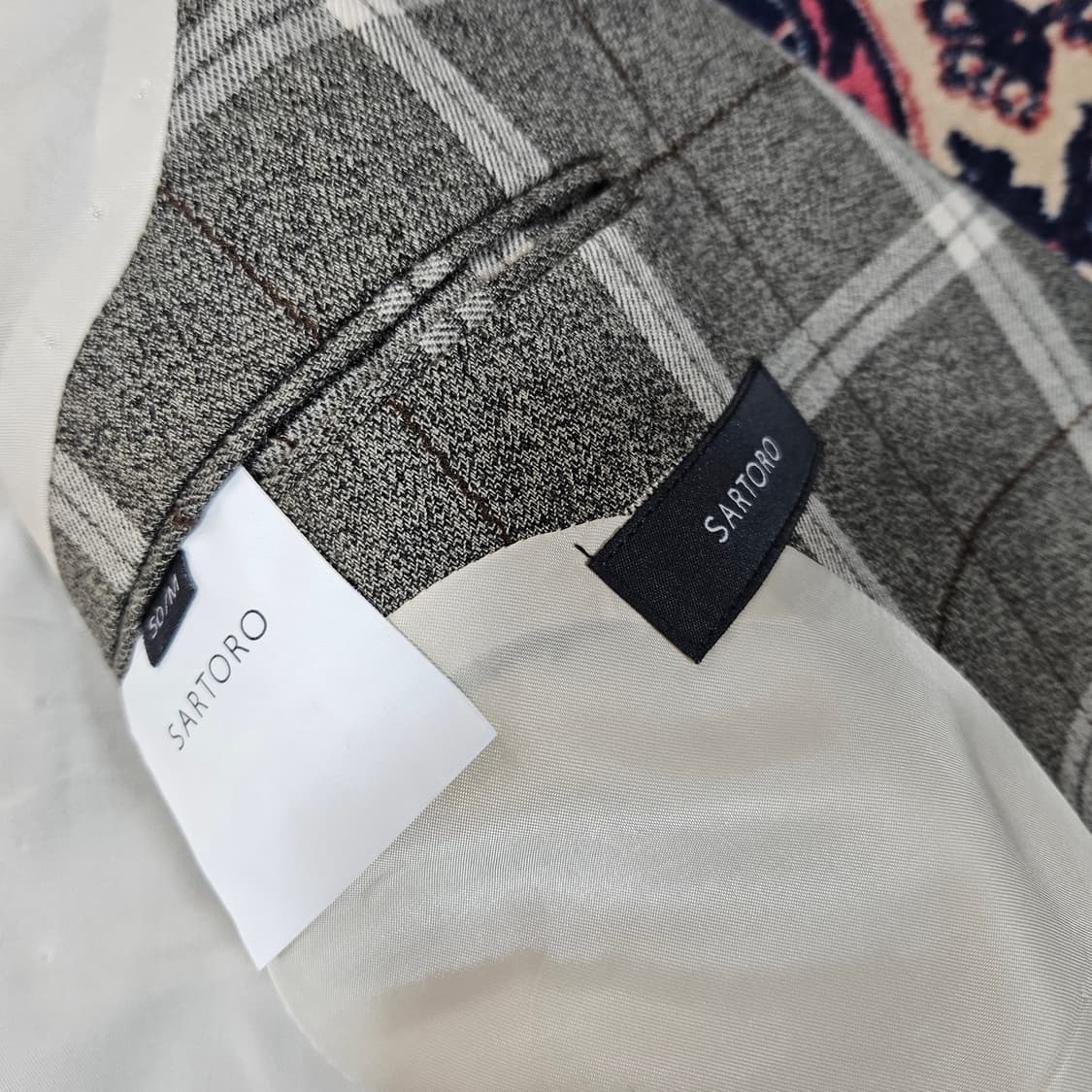르토로(Sartoro) 울 혼방 그레이 체크 투버튼 블레이져 50size 상품이미지7
