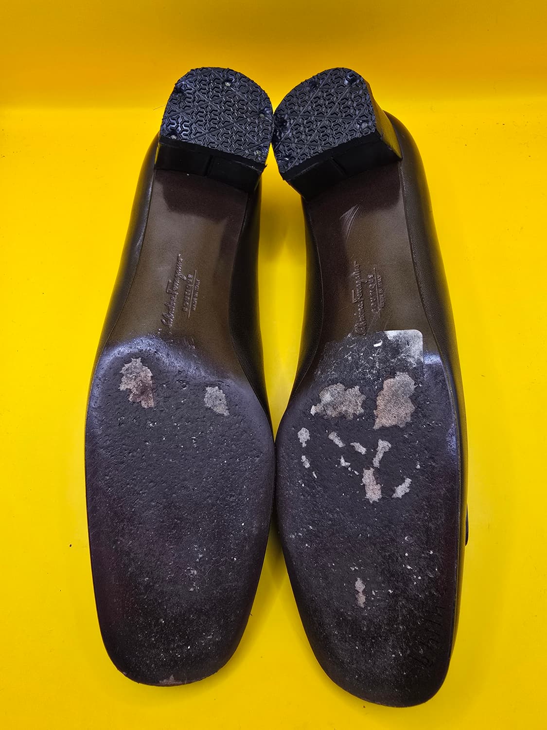 정품 페레가모 양가죽 펌퍼스225 상품이미지7