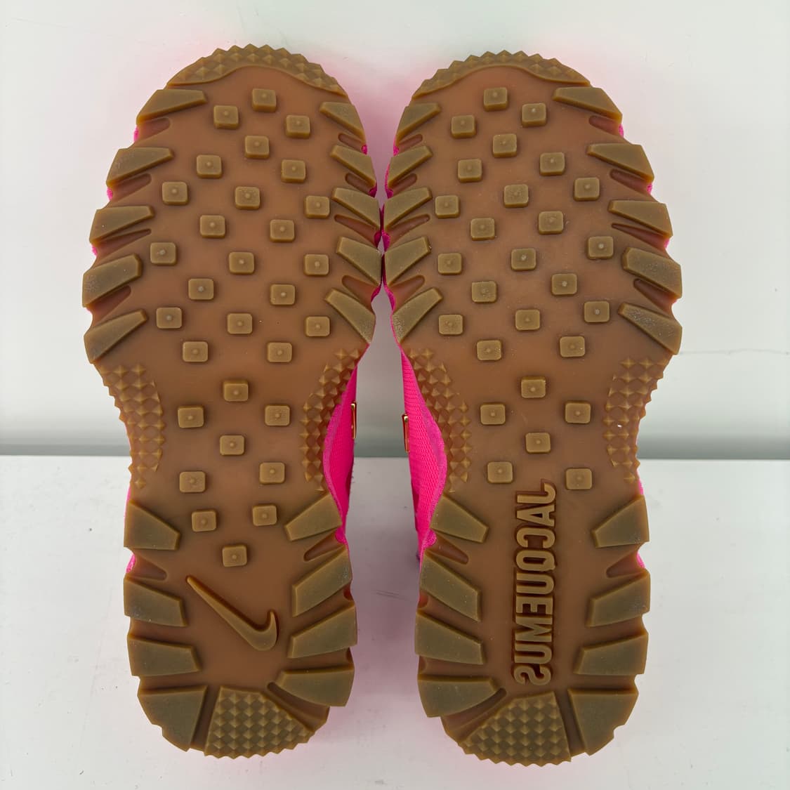 나이키 x Jacquemus 에어 휴마라 LX 핑크 플래쉬 상품이미지7