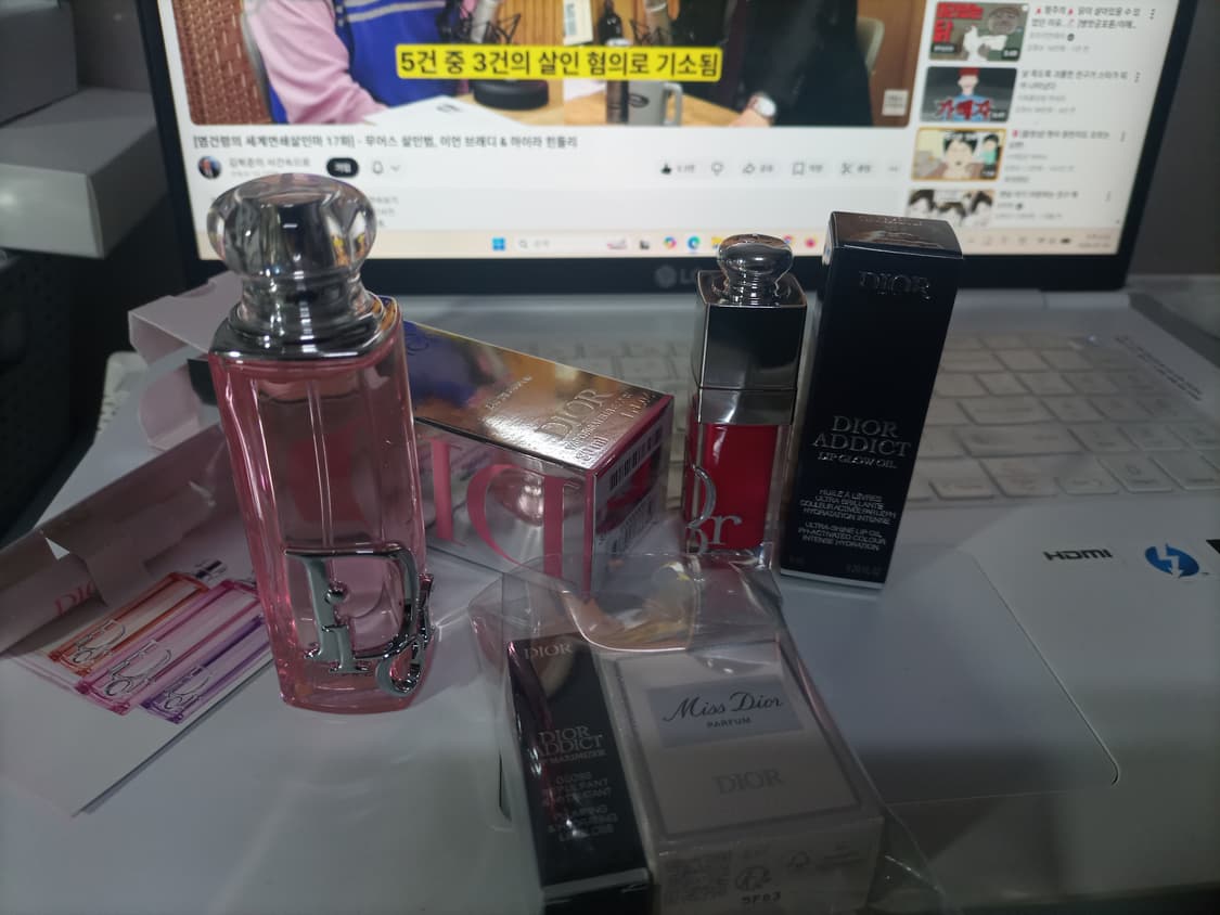 정품 디올 어딕트글로우향수30ml+립오일+미니샘플2종+미니향수샘플+파우치 상품이미지1
