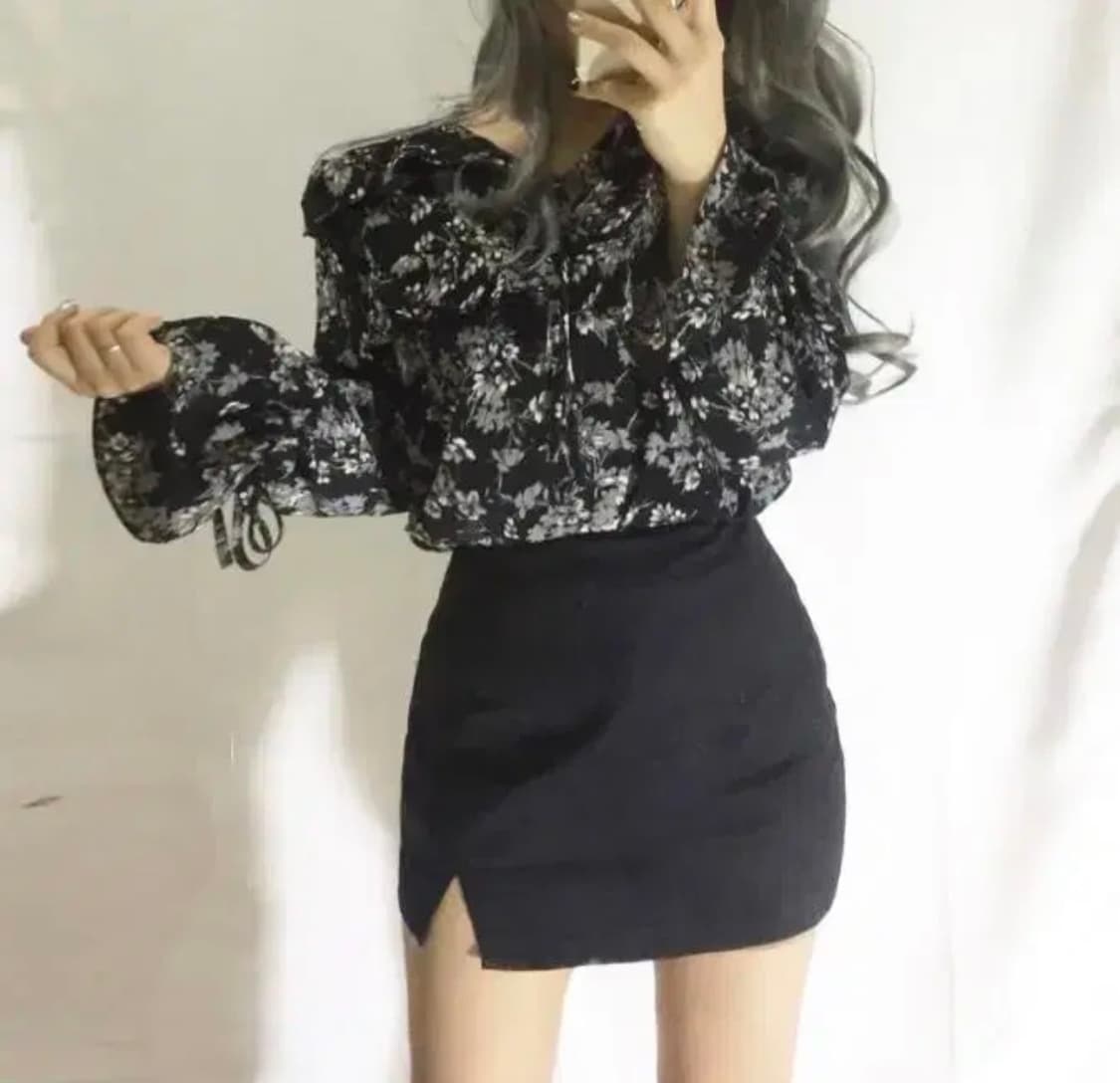 리본 셔링 플라워 꽃무늬 블라우스 블랙 검정 상품이미지1