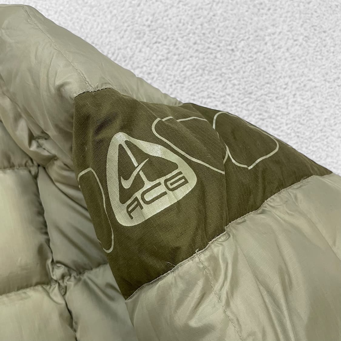 나이키 acg 리버시블 다운 패딩 베이지 상품이미지3