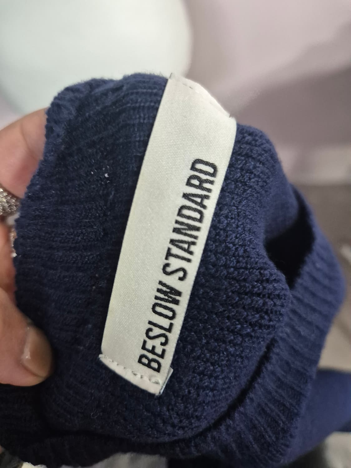 비슬로우 네이비 라운드넥 니트 스웨터 상품이미지3