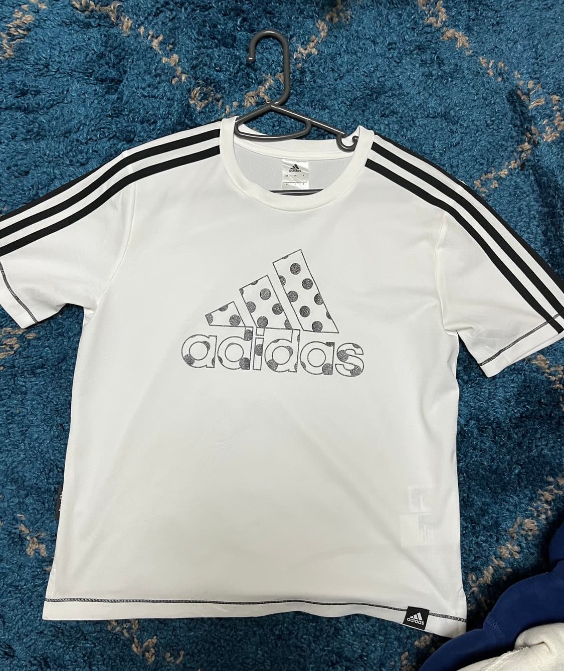 아디다스 도트 흰색 반팔 상품이미지1
