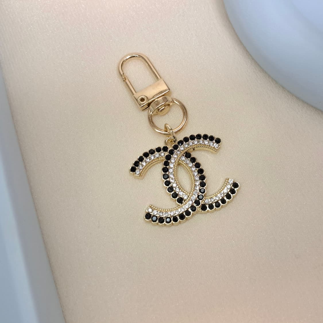 2+1 행사) 샤넬 키링 빈티지 펜던트 블랙골드 cc 상품이미지1