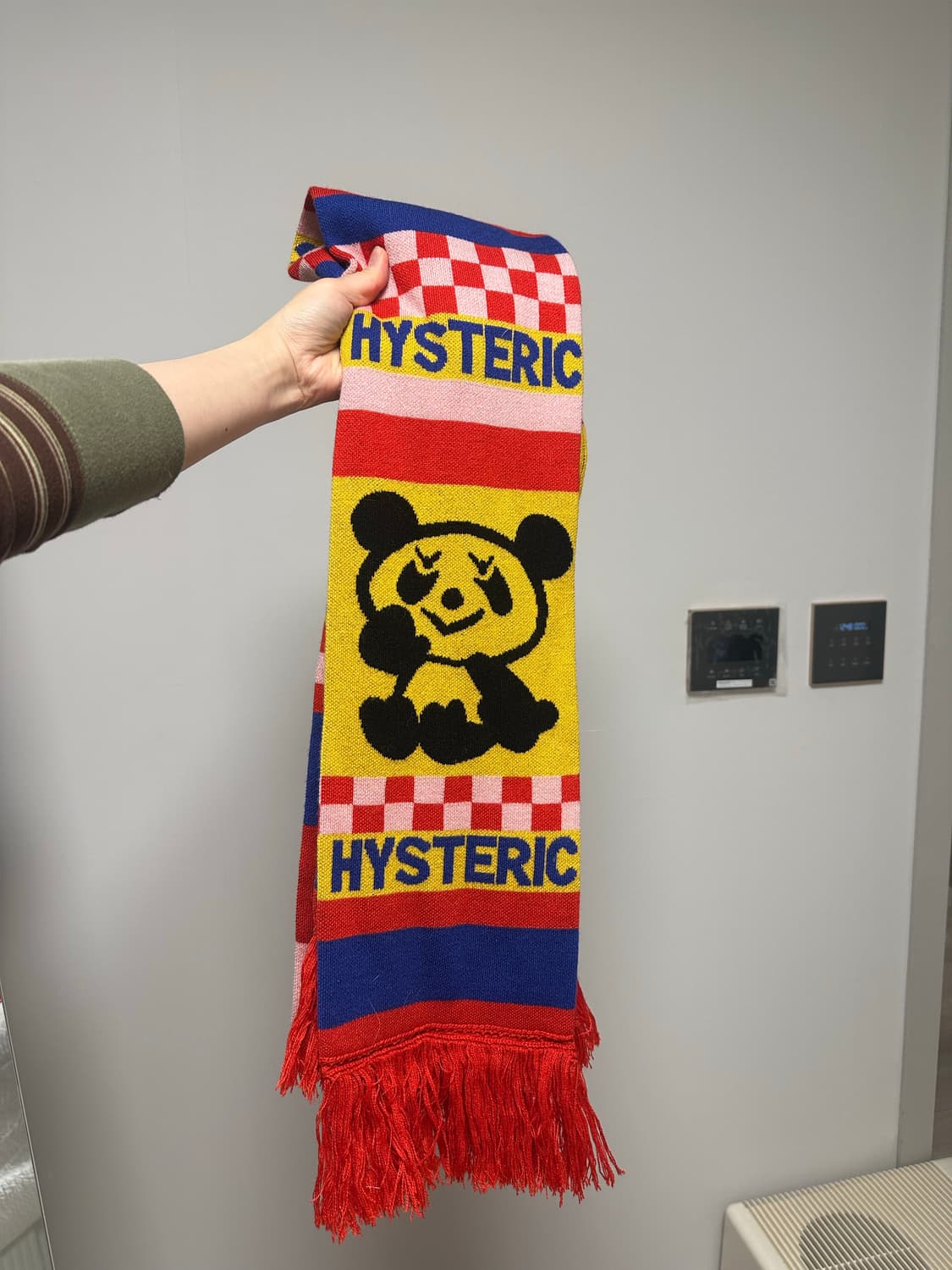 히스테릭 글래머 롱 머플러 착샷O 상품이미지4