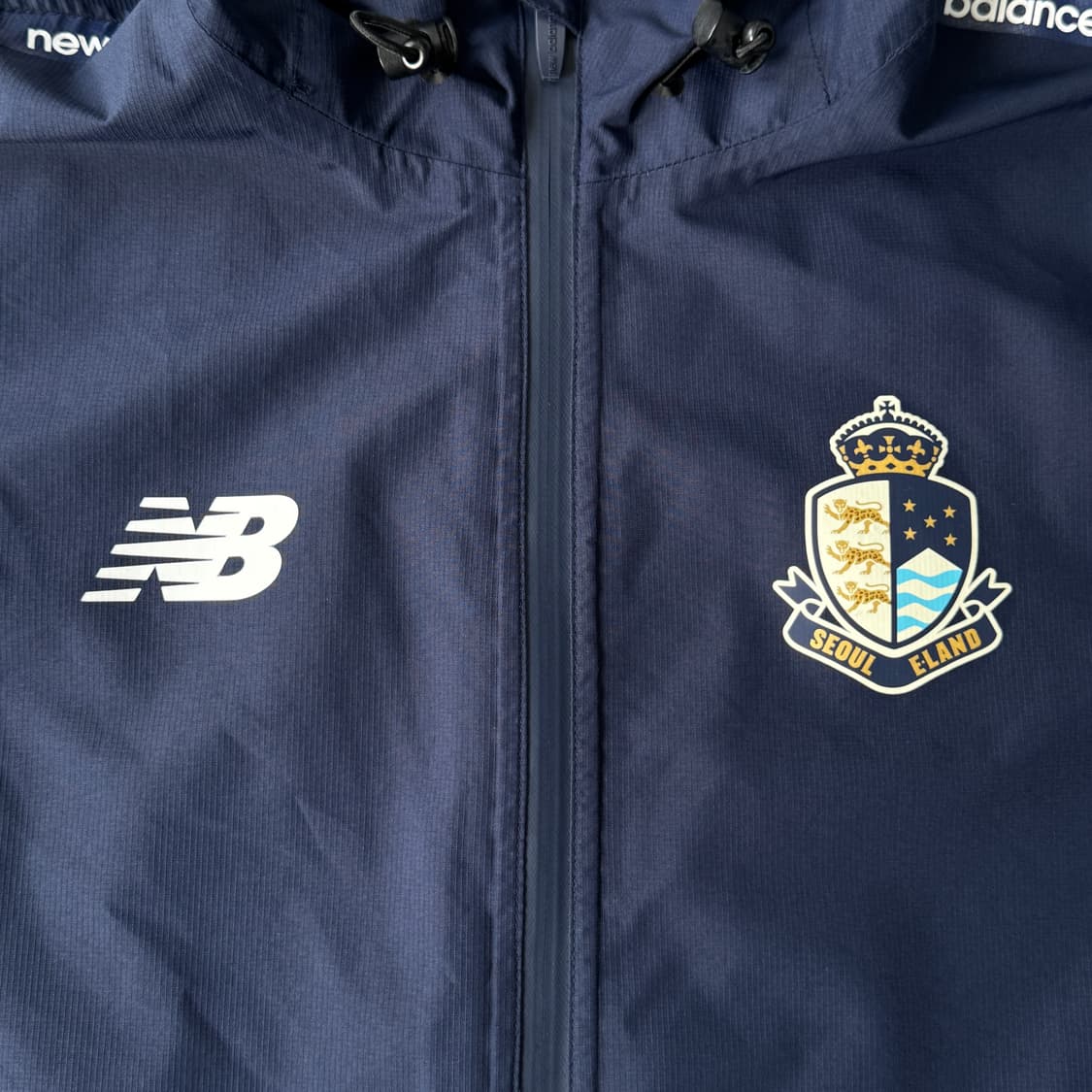 뉴발란스 x 서울이랜드 FC 바람막이 100 상품이미지3