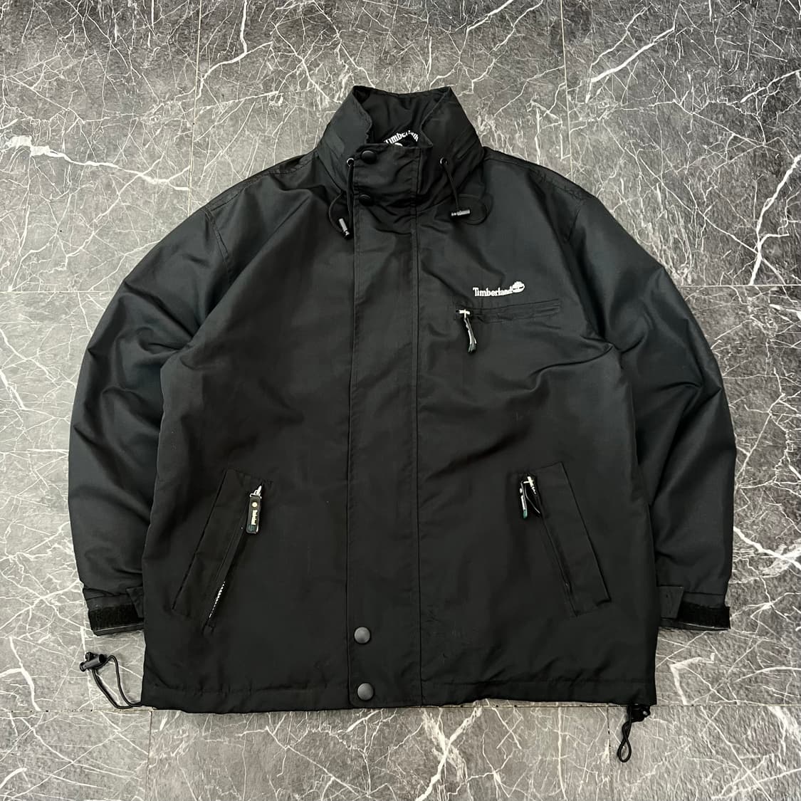 팀버랜드 로고 비대칭 지퍼 하이넥 바람막이 자켓 상품이미지2