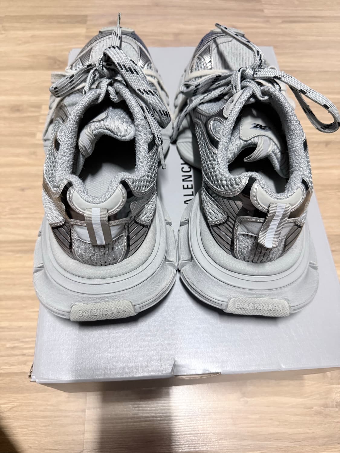 발렌시아가  42 3XL grey/black 상품이미지3