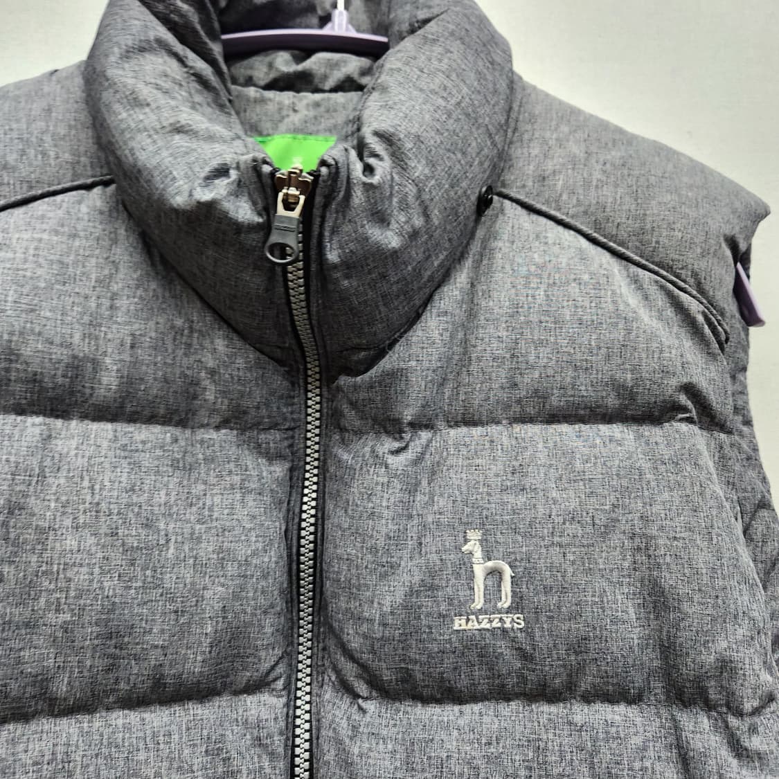 헤지스 골프 로고 덕다운 패딩조끼 L(남여공용) 상품이미지2