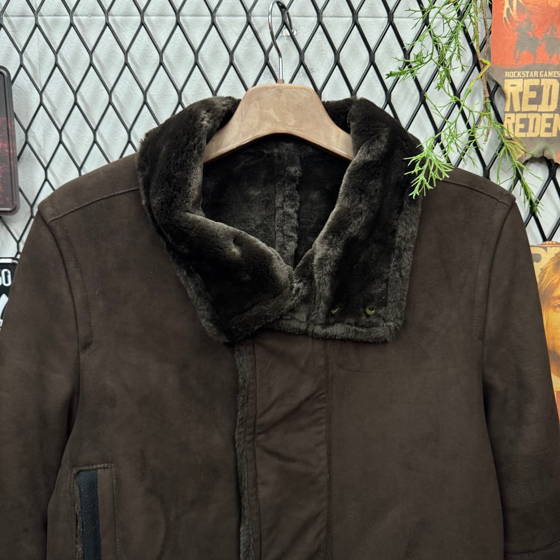 캘빈클라인 스웨이드 퍼 무스탕 코트 사이드 포켓 포인트 다크 브라운 상품이미지3