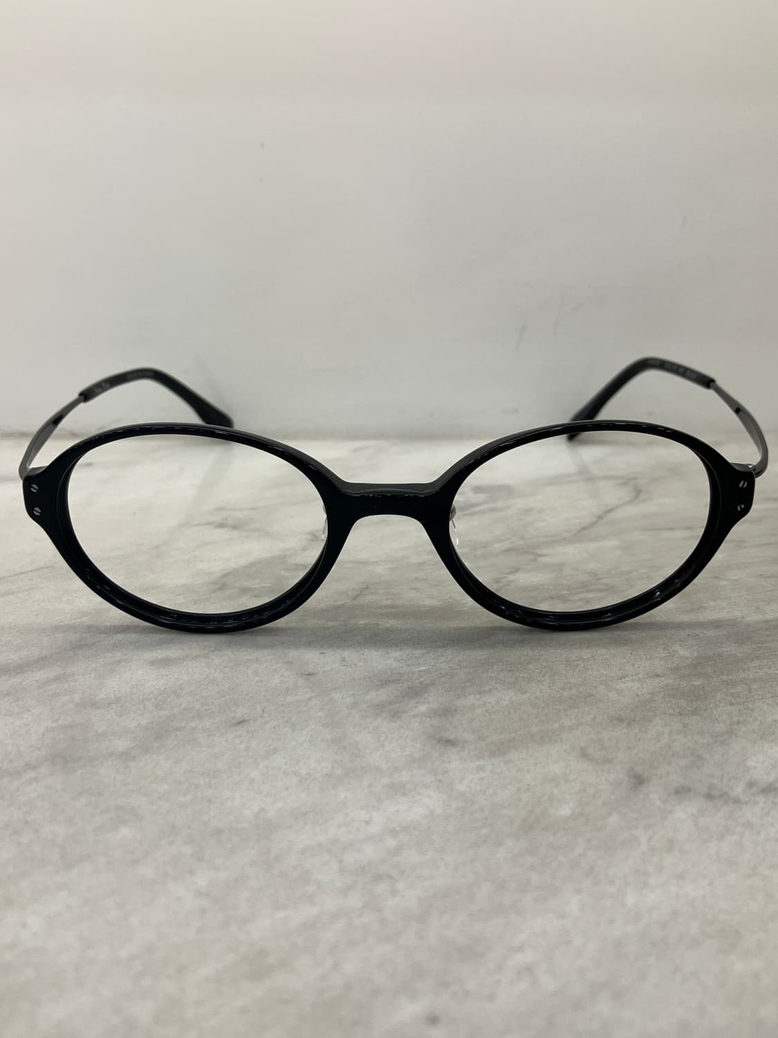 앤서니 브라운 Anthony Brown 블랙 메탈렉 오벌 뿔테 안경 상품이미지6