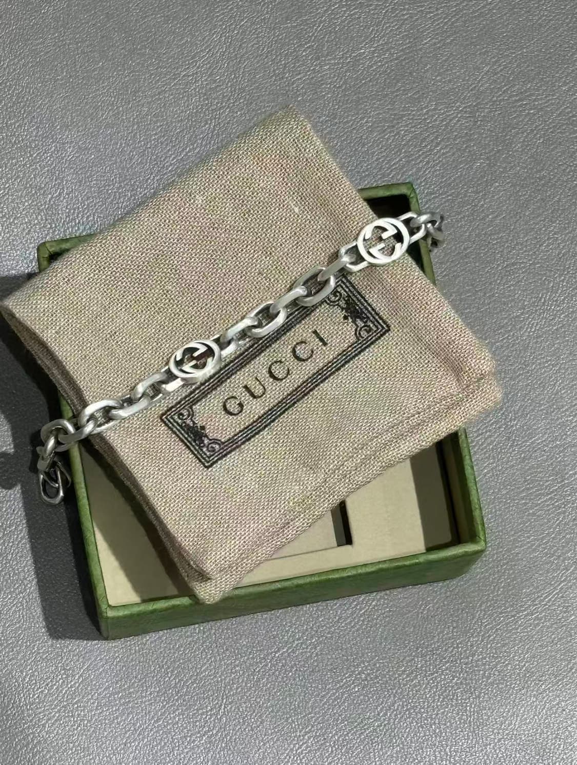 GUCCI인터록킹 G 팔찌 클래식 로고 남녀 공용 데일리 착용 상품이미지5