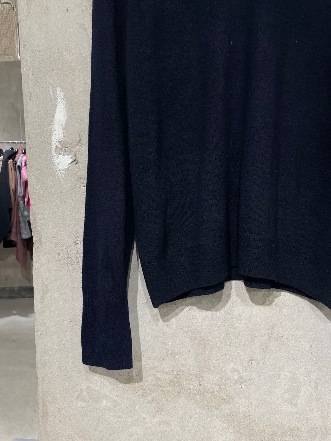 크리스찬 디올 다크 네이비 스몰 로고 V넥 올론 아크릴 니트 상품이미지4