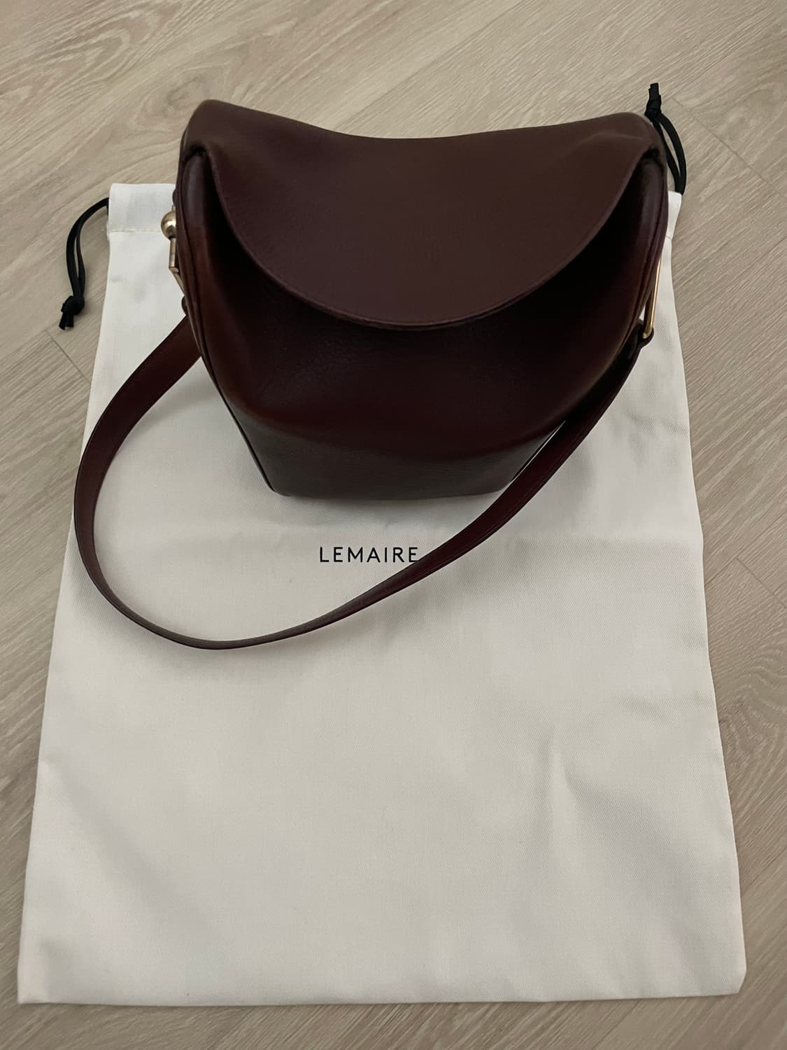 르메르 폴디드백 버건디 상품이미지5