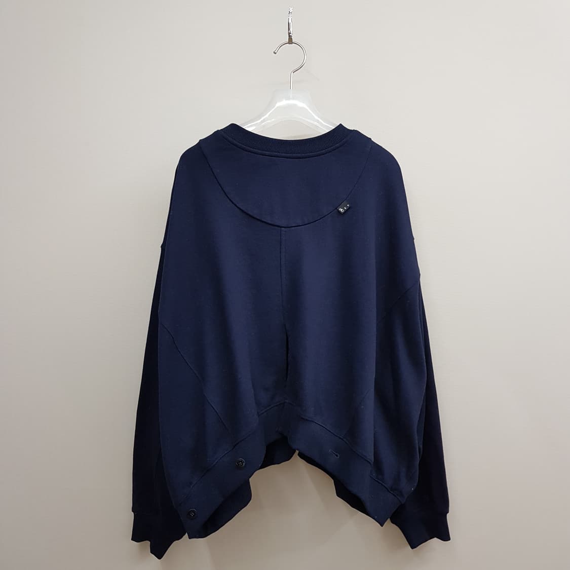 한섬 시스템 2021 버튼 디테일 오버핏 맨투맨 F사이즈 상품이미지5