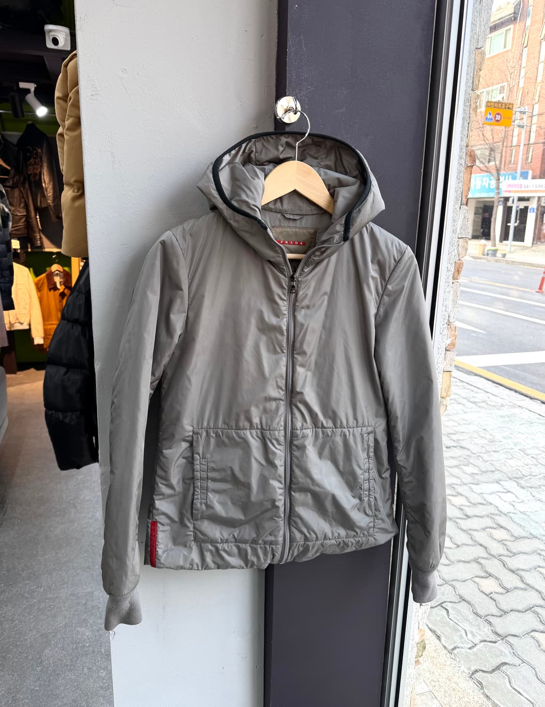 40/ 프라다 스포츠 레드탭 나일론 패딩점퍼 상품이미지2
