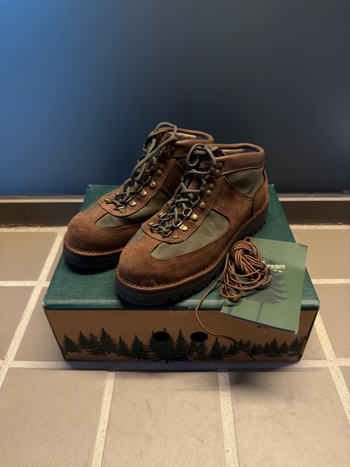 jjjjound danner feather light - brown 상품이미지1
