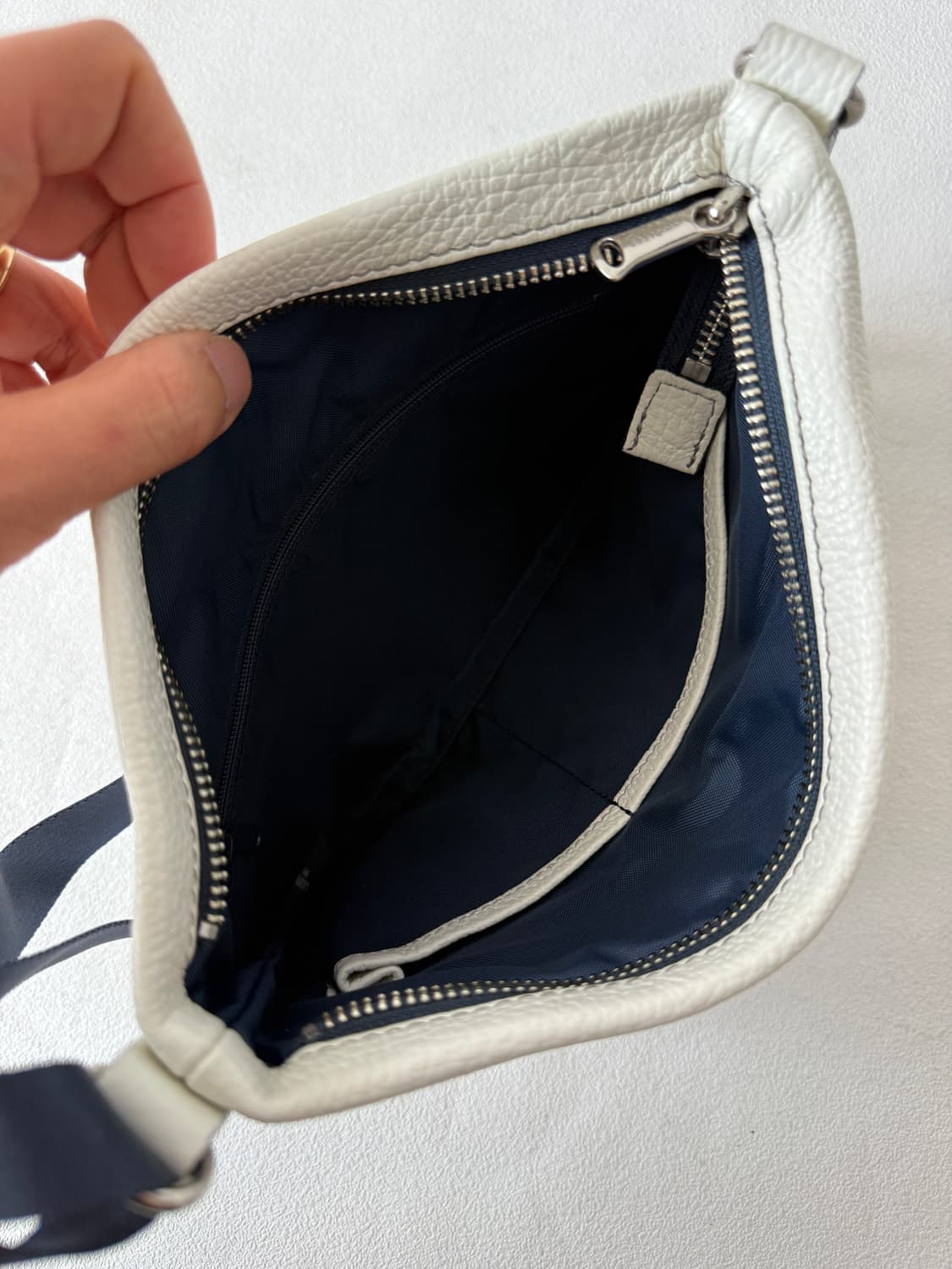 L.E.D.BITES 레더 크로스백 상품이미지7