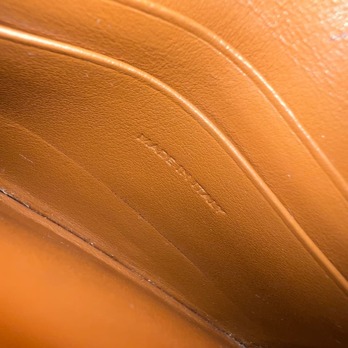 셀린느 트리옹프 플랩 카드 지갑 상품이미지5