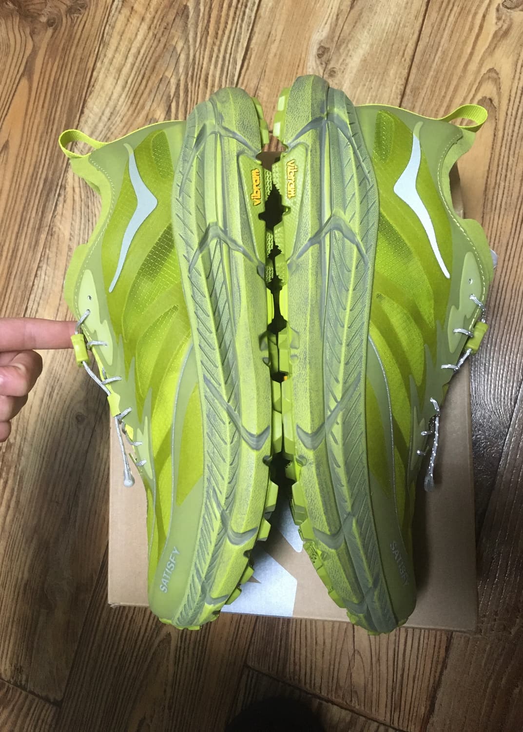 (285)호카 새티스파이 마파테스피드4 라이트 설퍼 판매합니다 상품이미지6