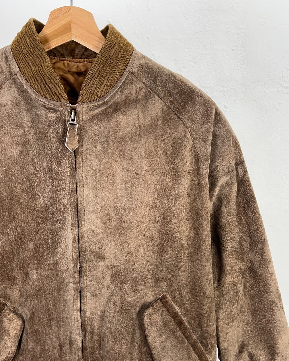 로트레아몽 맨 브라운 스테인 스웨이드 퀼팅 봄버 자켓 상품이미지3