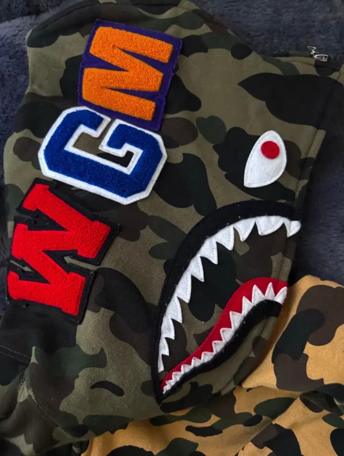 베이프 퍼스트 카모 세퍼레이트 샤크 풀 집 후드 옐로우 상품이미지3