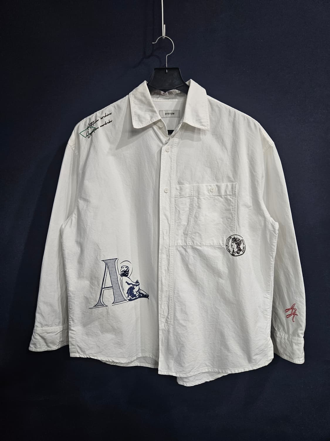 시스템옴므 자수 화이트 남성 세미오버핏 105 긴팔셔츠  상품이미지1