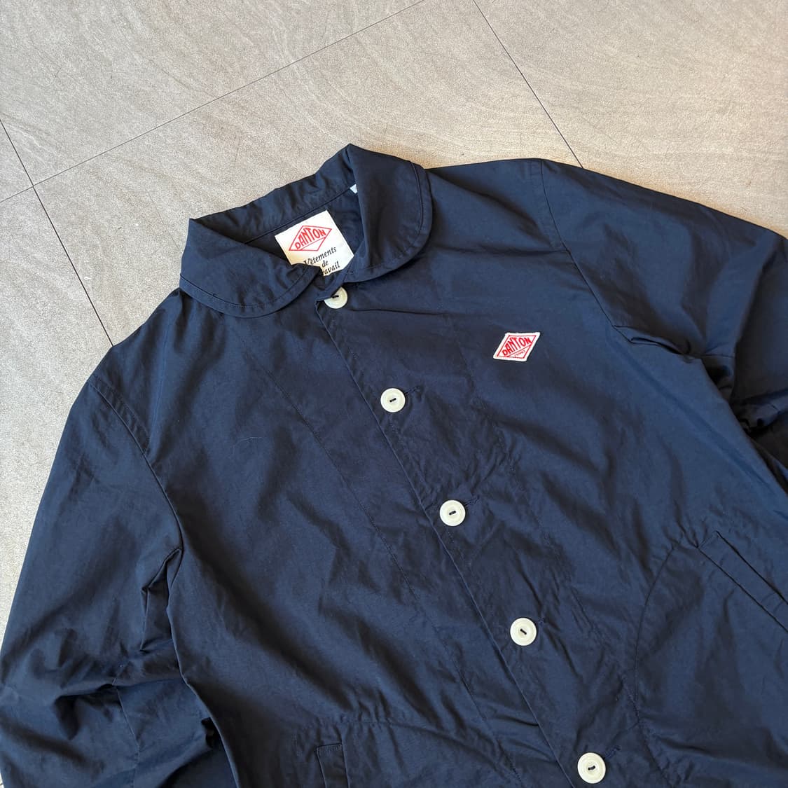 단톤 x 빔즈 네이비 나일론 자켓  상품이미지2