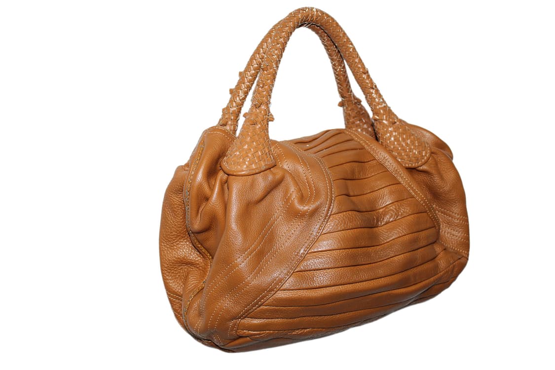 🥀벨라 하디드 FENDI SPY BAG 펜디 스파이백 상품이미지5