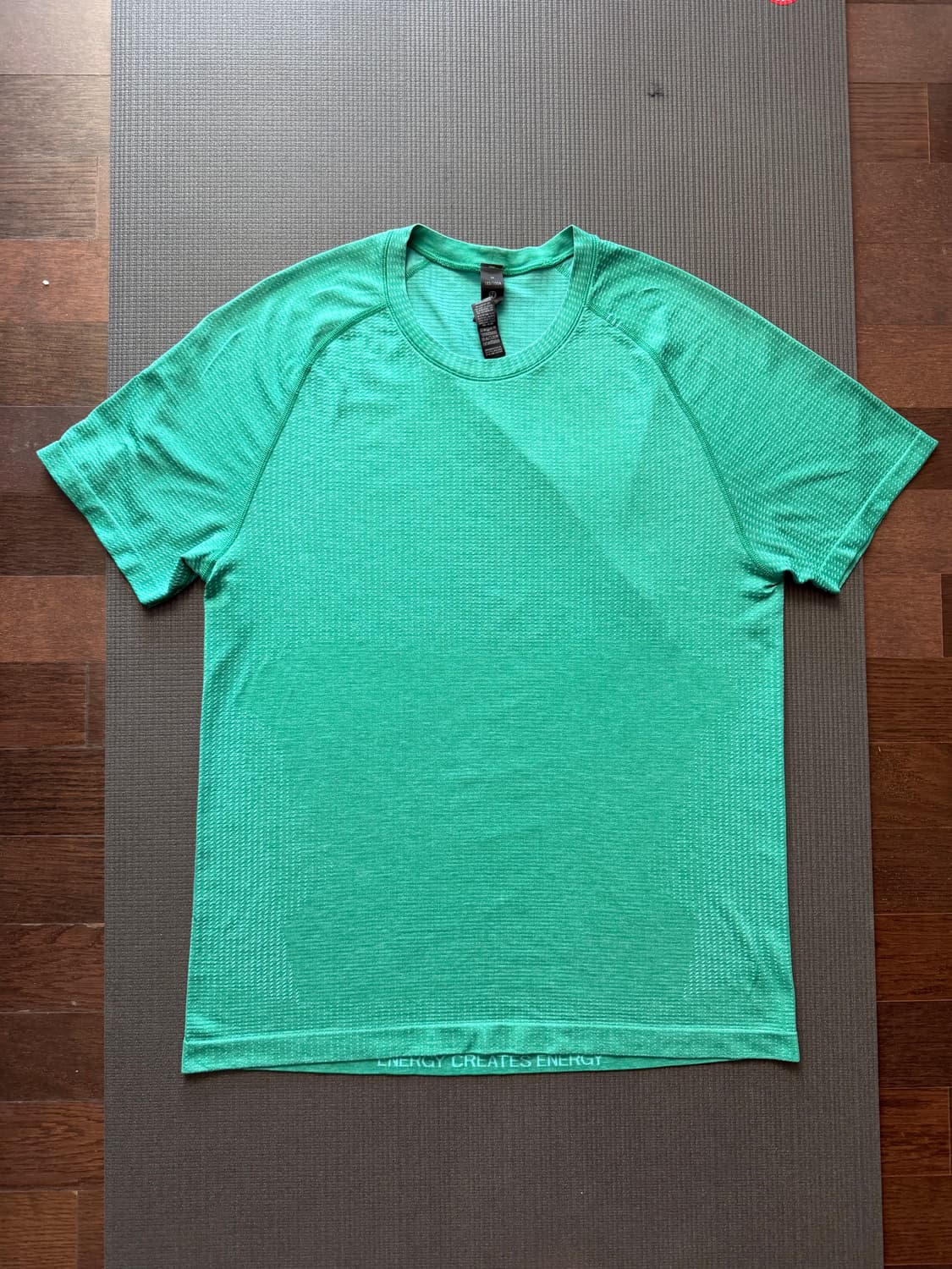 룰루레몬 메탈 벤트 테크 티셔츠 남성 m 사이즈 판매합니다. 상품이미지1