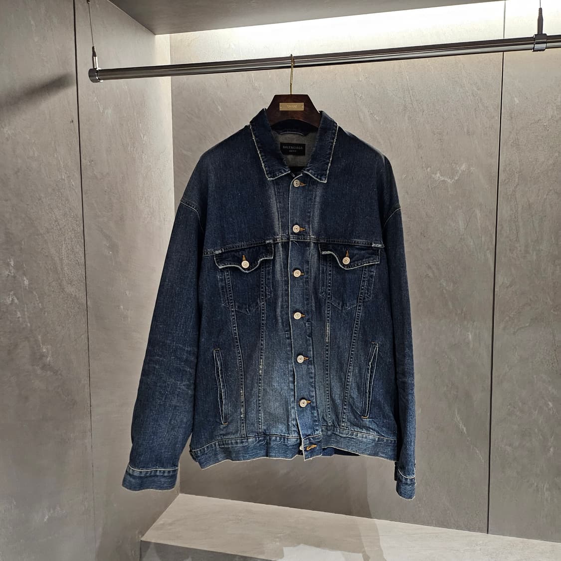 발렌시아가 데님 디스트로이드 오버 자켓 상품이미지1