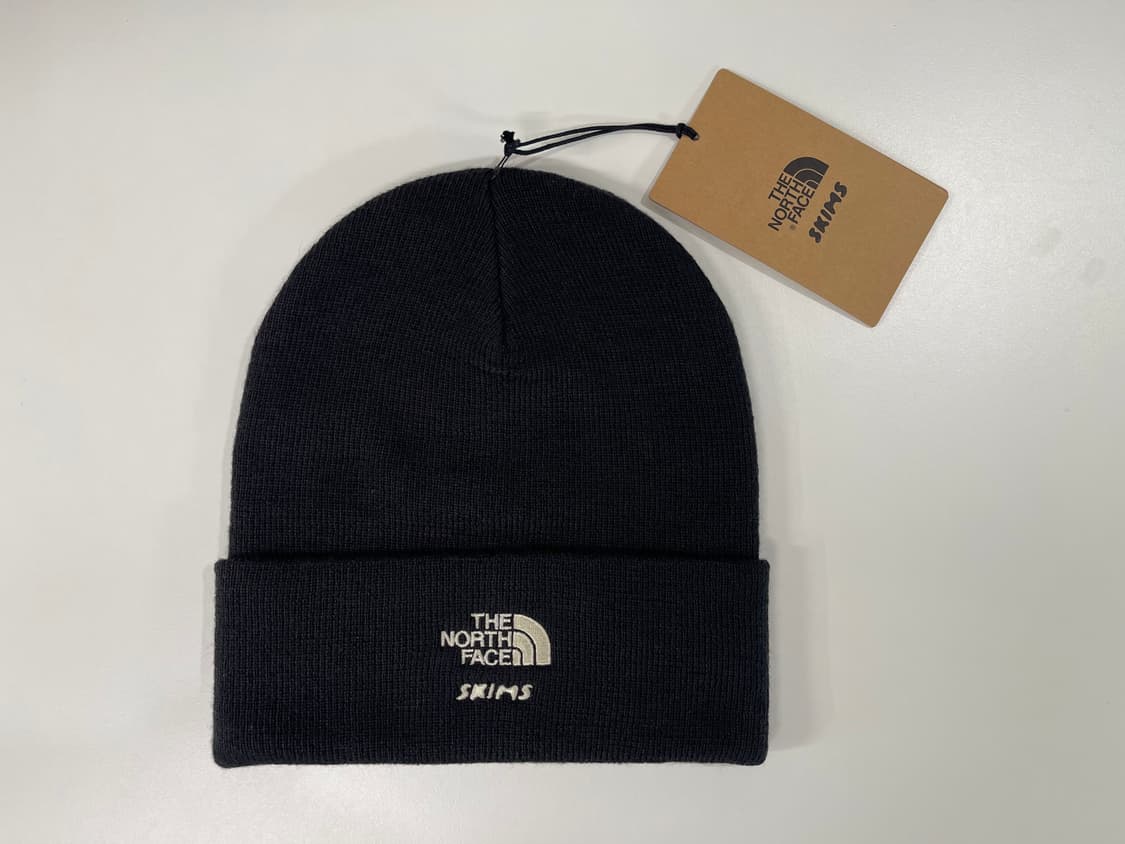 노스페이스 x 스킴스 비니 오닉스 상품이미지1