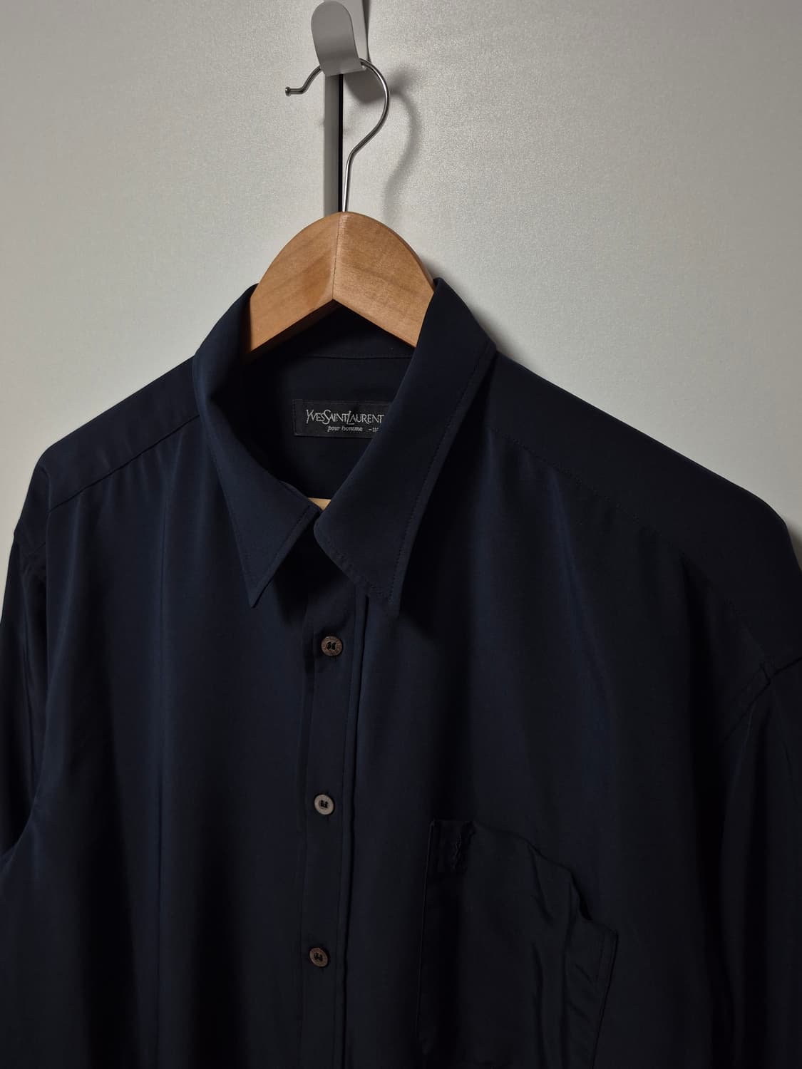 입생로랑 실키 셔츠 블랙 남성 110사이즈 상품이미지2