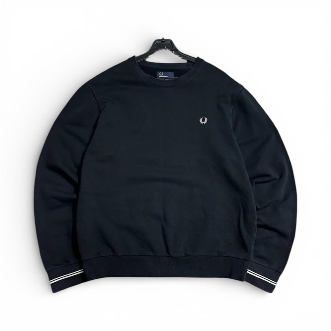 [L] Fredperry 프레드페리 블랙 클래식 라운드 맨투맨 상품이미지2