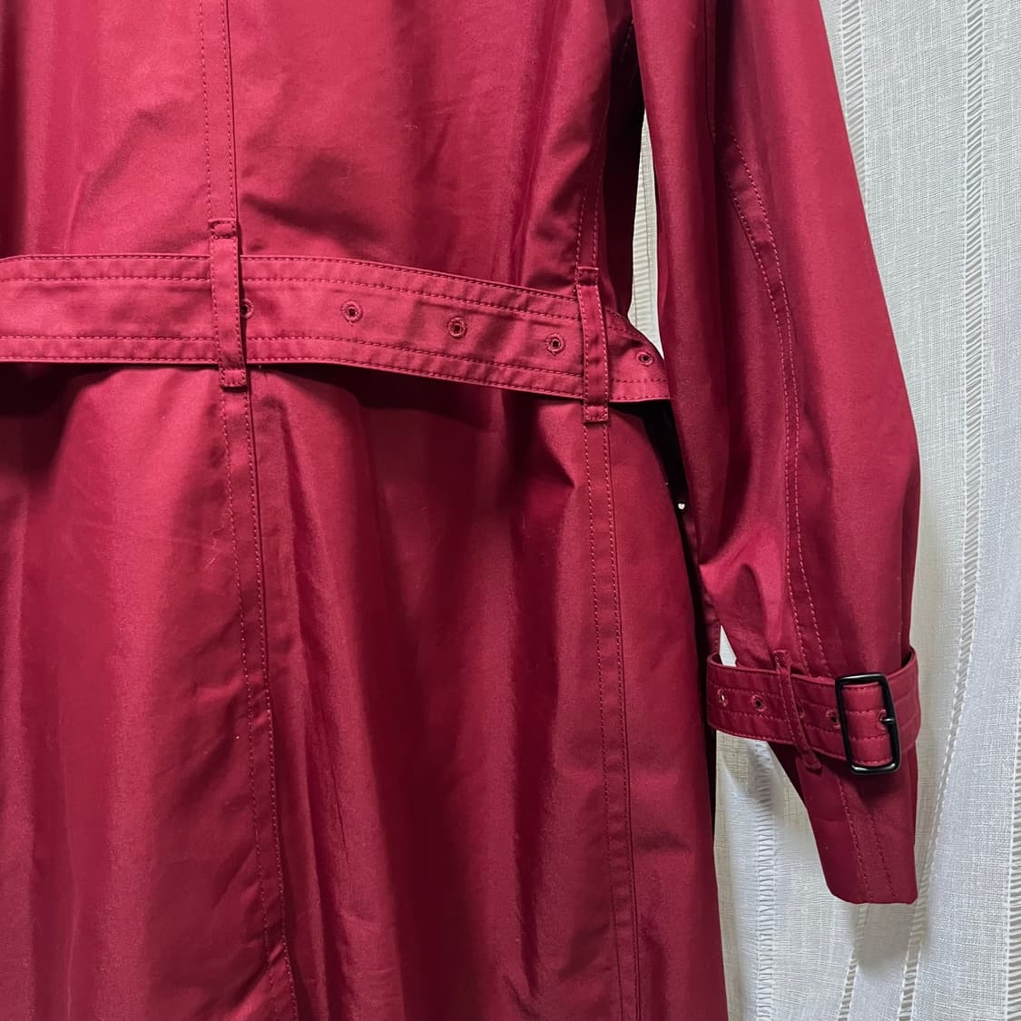 코치(Coach) 리얼 레더 로고패치 벨티드 트렌치 코트 (버건디/M) 상품이미지4