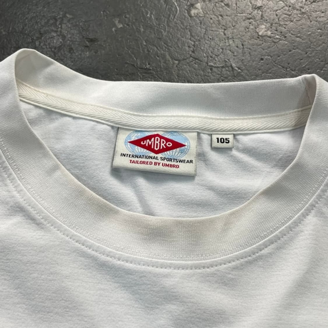 105 엄브로 반팔  상품이미지3