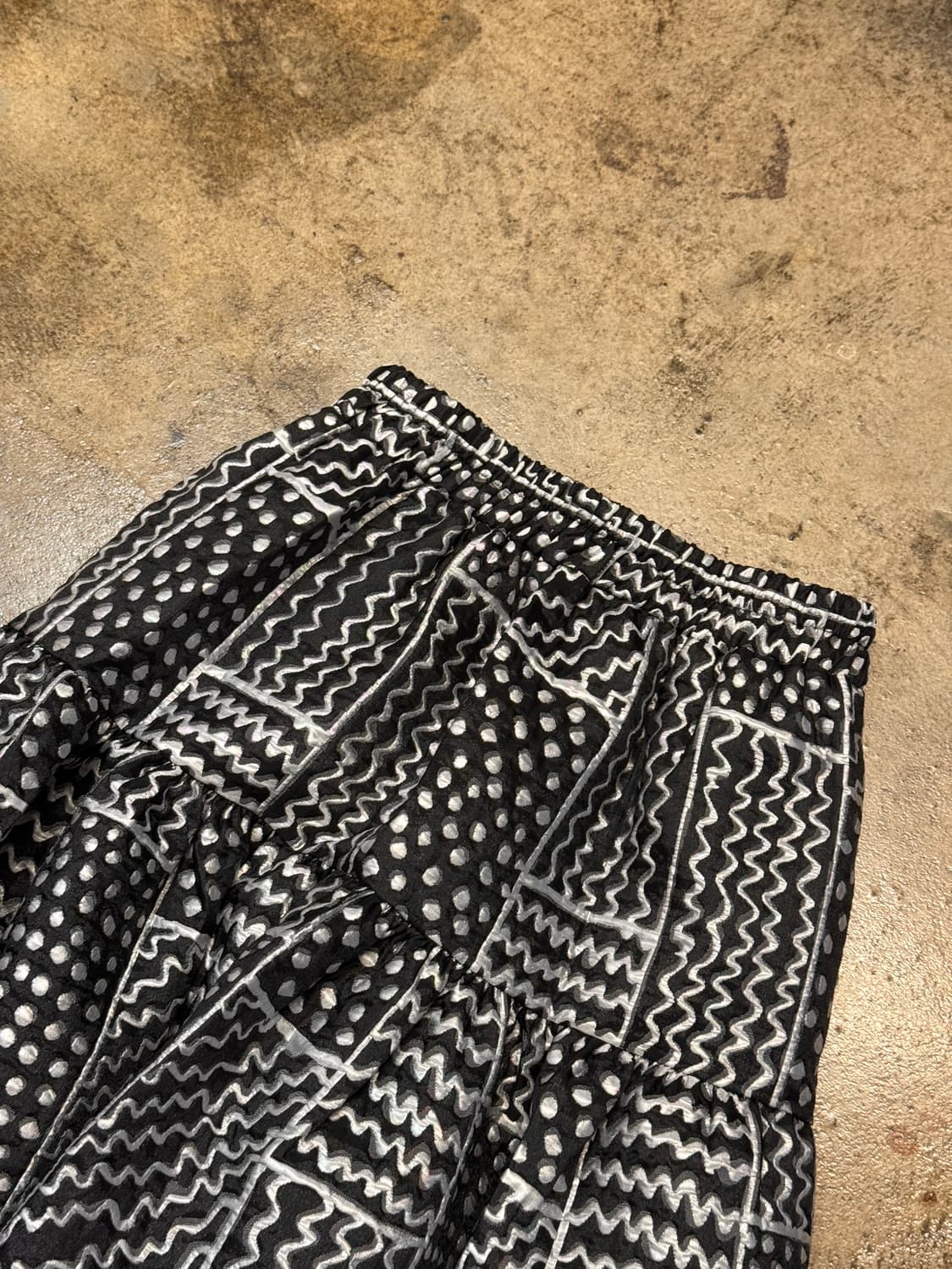 24-26 ) Mbeaute Dot&Wave Pattern Skirt 상품이미지5